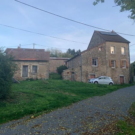 Busset Liages Situe Dans Le Bourbonnais 1 Chambres Lit Double Et Un Clic Clac Bagian luar foto