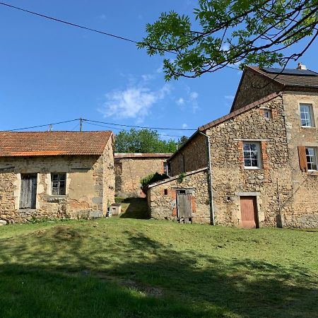 Busset Liages Situe Dans Le Bourbonnais 1 Chambres Lit Double Et Un Clic Clac Bagian luar foto