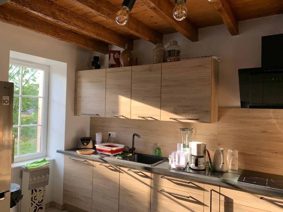 Busset Liages Situe Dans Le Bourbonnais 1 Chambres Lit Double Et Un Clic Clac Bagian luar foto