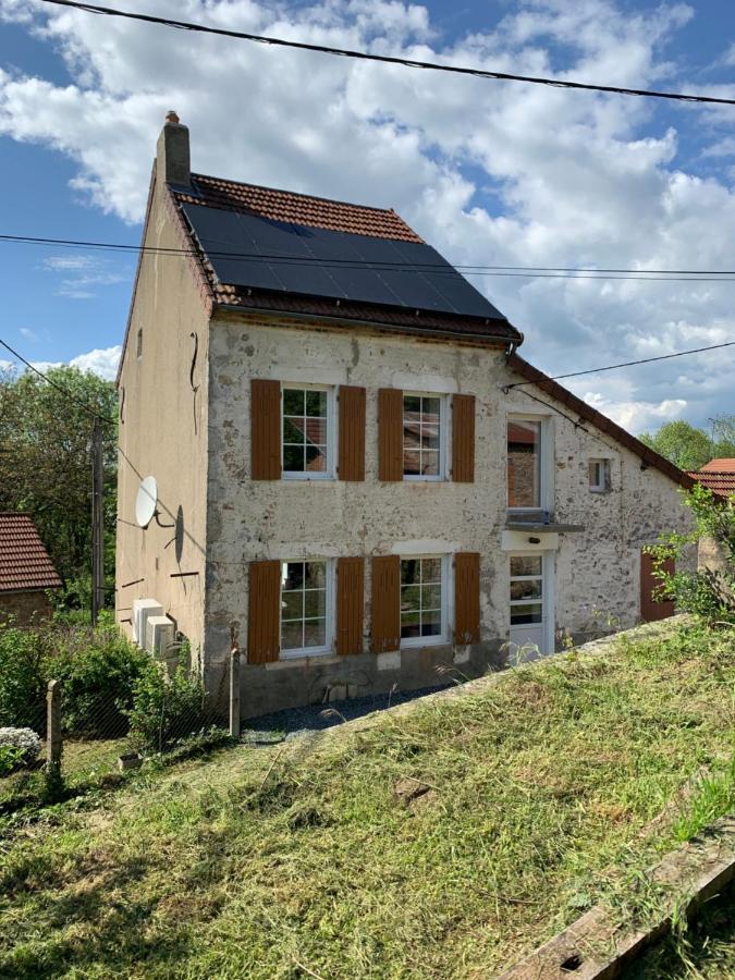 Busset Liages Situe Dans Le Bourbonnais 1 Chambres Lit Double Et Un Clic Clac Bagian luar foto