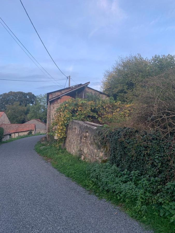 Busset Liages Situe Dans Le Bourbonnais 1 Chambres Lit Double Et Un Clic Clac Bagian luar foto