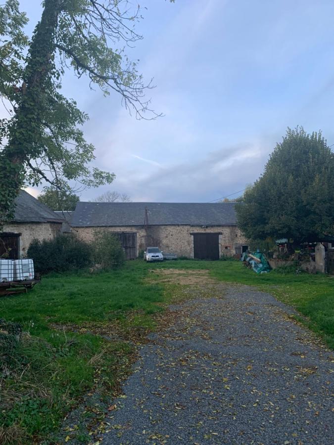 Busset Liages Situe Dans Le Bourbonnais 1 Chambres Lit Double Et Un Clic Clac Bagian luar foto