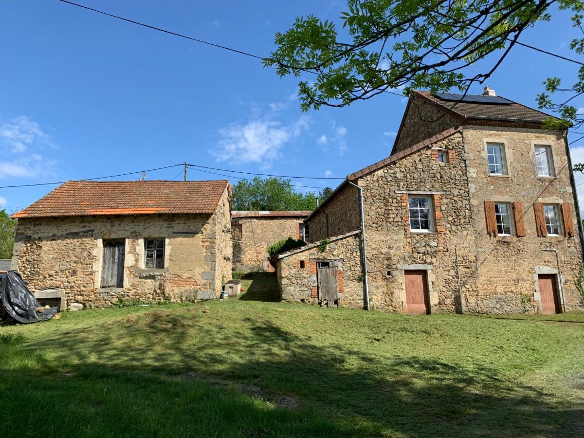 Busset Liages Situe Dans Le Bourbonnais 1 Chambres Lit Double Et Un Clic Clac Bagian luar foto